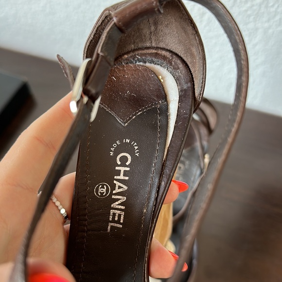 AUHTHENTIC Chanel Sandals - Picture 6 of 15